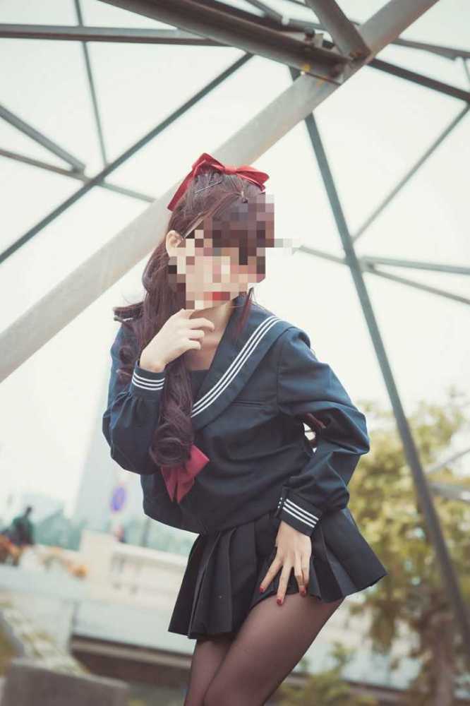 95后老师穿"jk制服"上课,学生听课都聚精会神,家长却集体吐槽