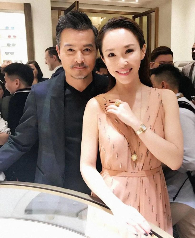 新加坡影视圈第一明星夫妇,范文芳和李铭顺,25年合作13部作品