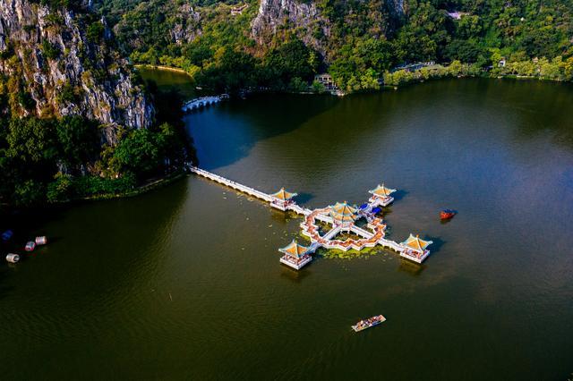 七星岩肇庆最著名的两大景点之一你千万不要错过了