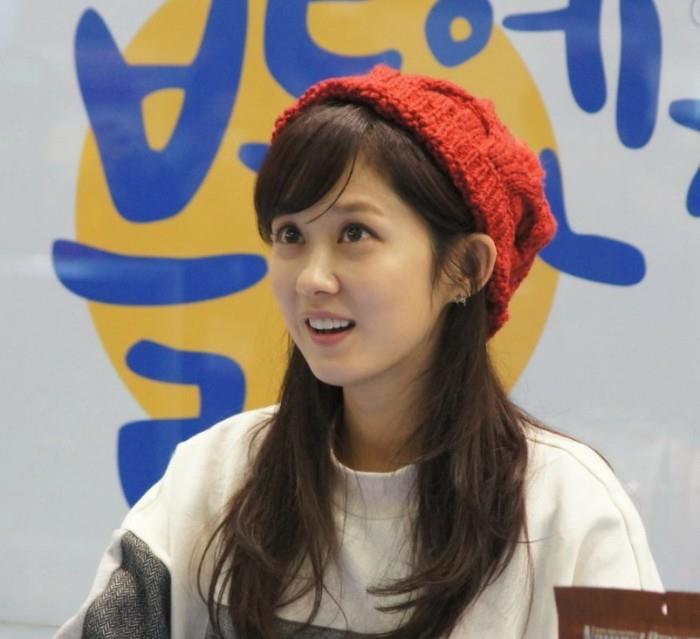 张家少女初长成,转眼间张娜拉就长成了模样可人的大姑娘,广告商也纷纷