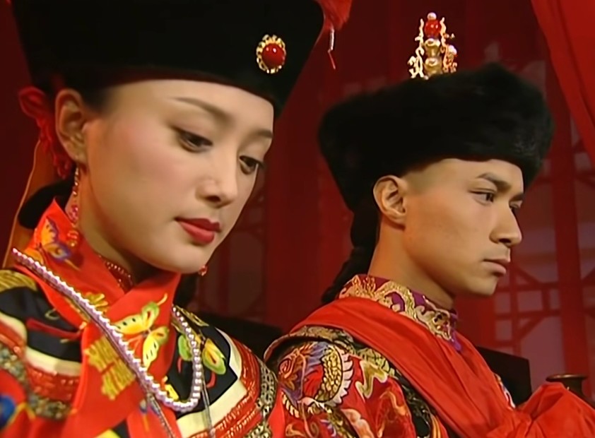一直表示是自己忘恩负义,是自己的错,甚至还推着让永琪去与知画圆房