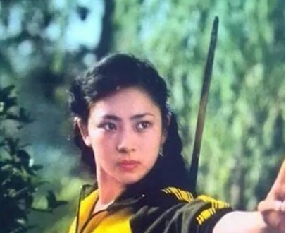 30年前,已怀孕的黄秋燕被李连杰抛弃,现如今她怎么样