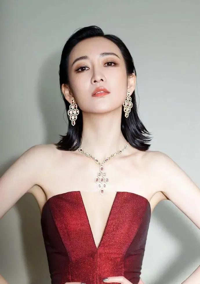 美女鉴赏|中国女星|王鸥 手机壁纸