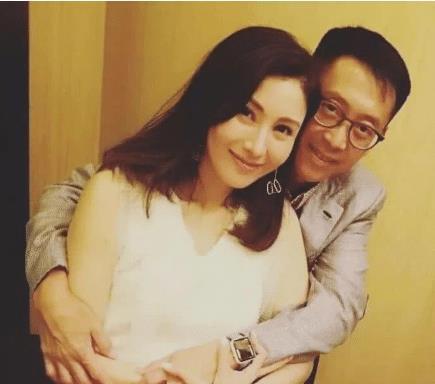 李嘉欣老公许晋亨浪费何超琼9年光阴娶娇妻时被全家反对