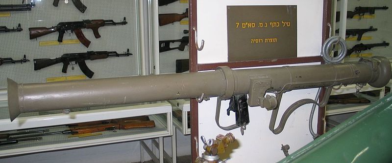 反装甲工事神器,最早出现的反坦克火箭筒,美军"巴祖卡"火箭筒