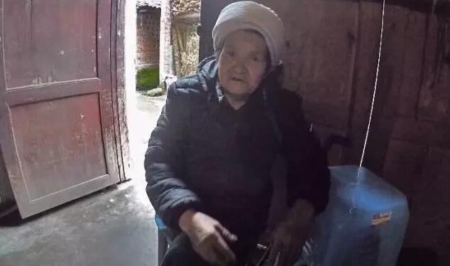 33岁男子爱吃麻辣找到亲生父母 这不是段子!_