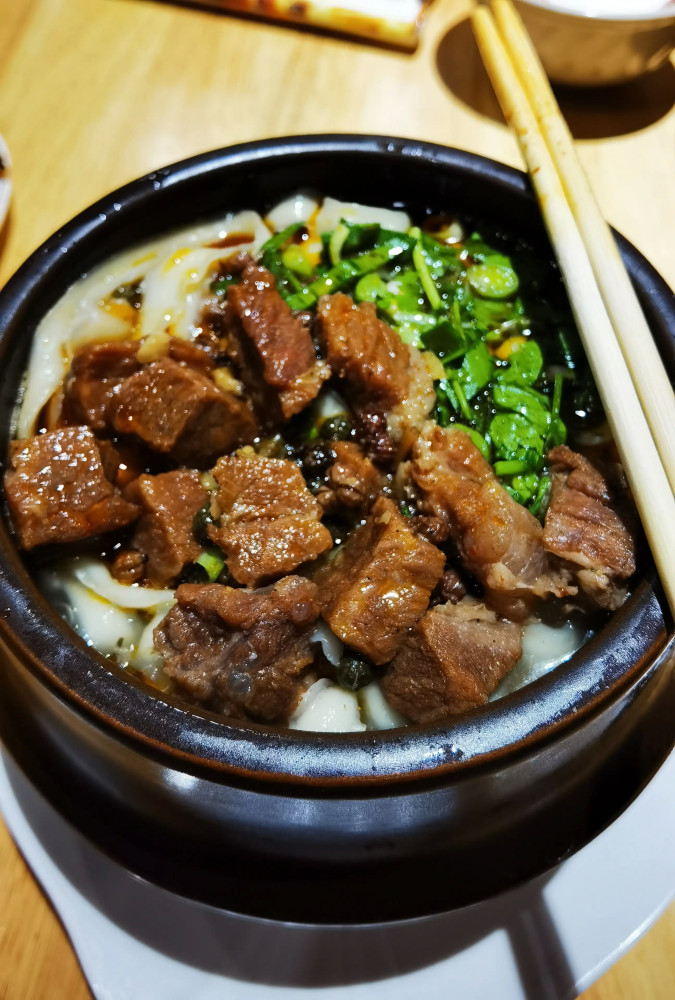 郑州美食:瓦罐牛肉面