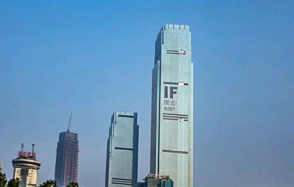 衡阳第一高楼260米,长沙560米双子塔开工 湖南"第一高楼",高达452米,是超级商业综合体,成为旅游地标