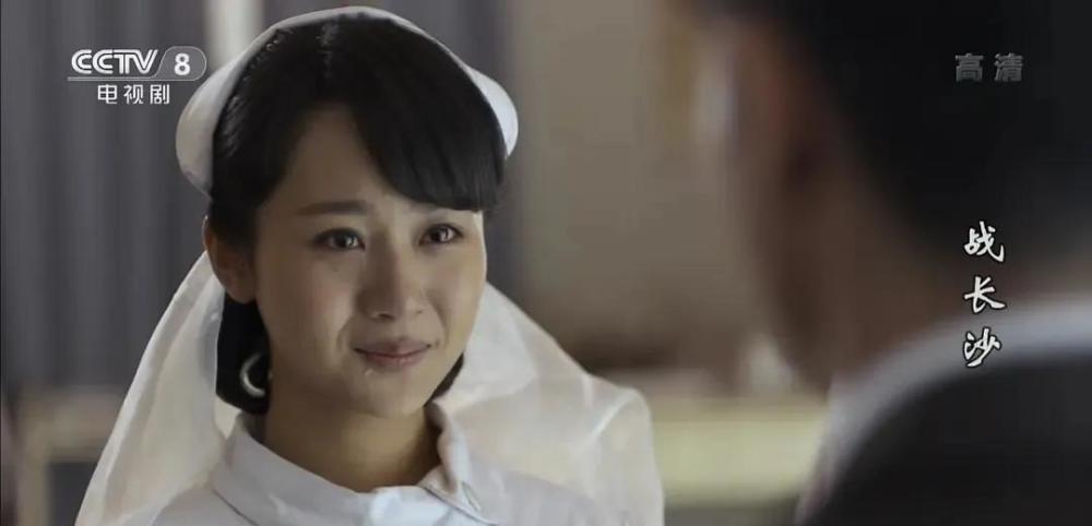 无论是《欢乐颂》里那个缺心眼但善良的"小蚯蚓";还是《香蜜沉沉烬如