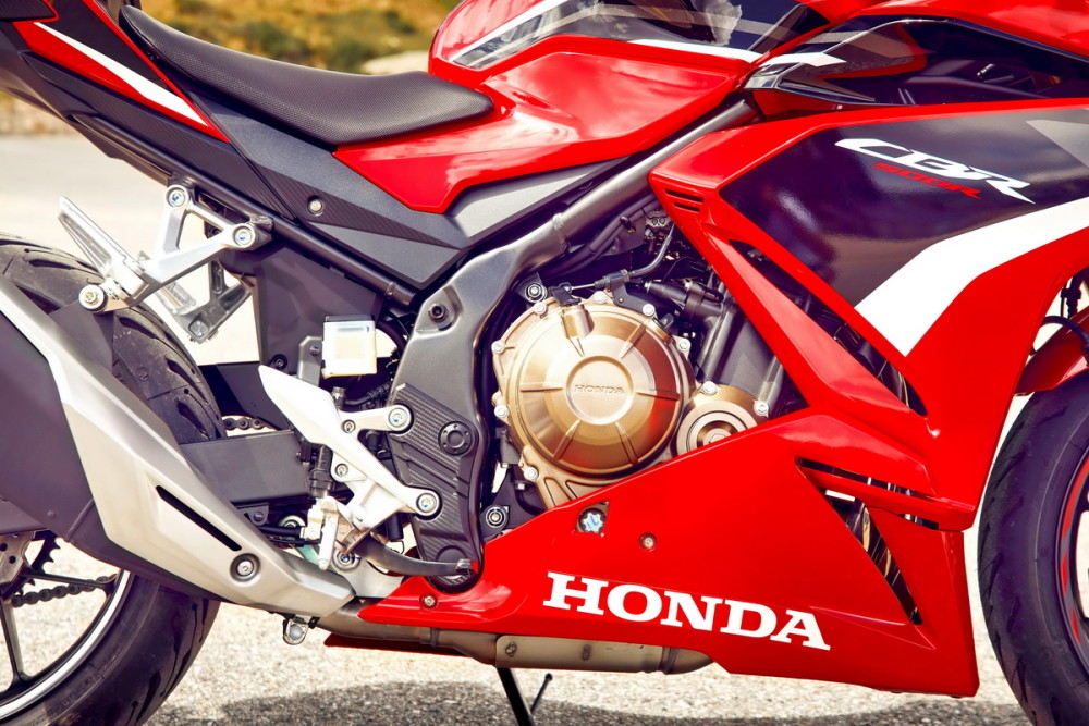 honda2022cbr500r跑车