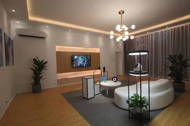 在智能家居设计中,室内照明应满足以下几方面的要求:避免整体光源过亮