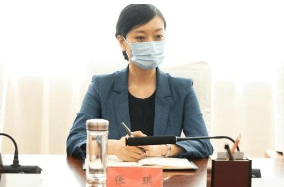 34岁清华女博士当选河北县长,颜值与才华并存,是年轻人该追的星