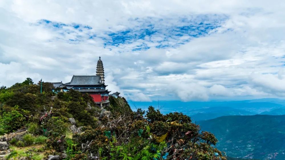 宾川鸡足山:观山赏云海 优质服务游客