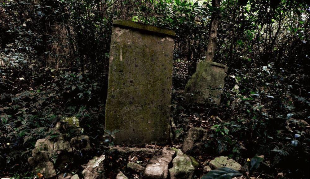 湖南鬼崽岭埋藏着一群石像数量远超兵马俑雷雨天会移动