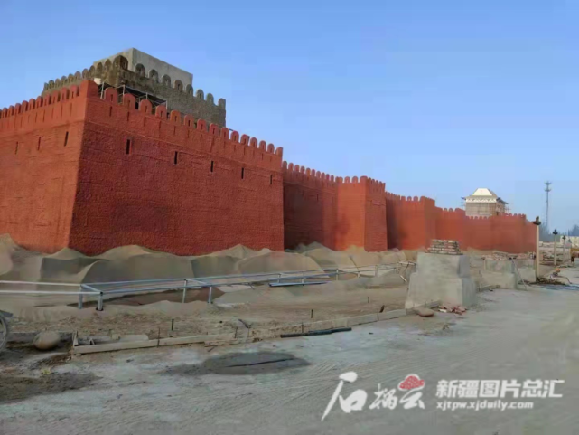 建设,该项目位于和田县巴格其镇比曾村,是古代于阗地区重要聚落遗址