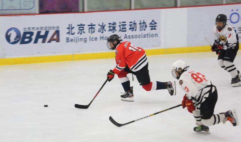 构建京城冰球多层次赛事体系 2021北京冰球大奖赛落幕