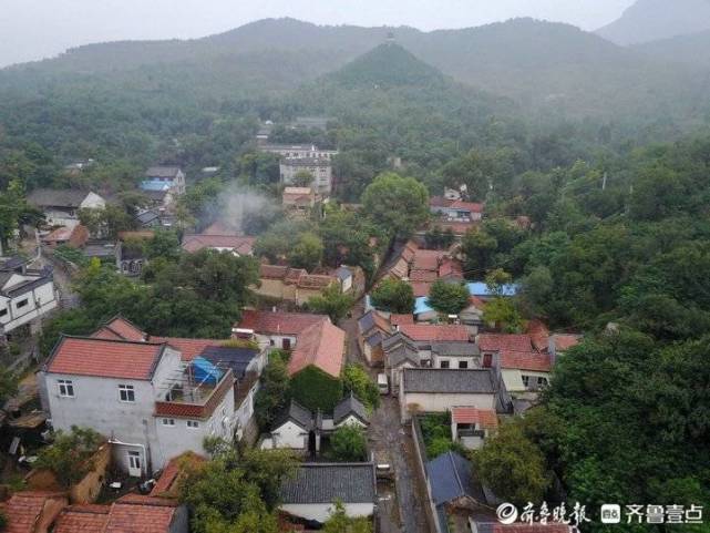 航拍秋雨绵绵中的章丘朱家峪,村子幽静古朴,充满历史感