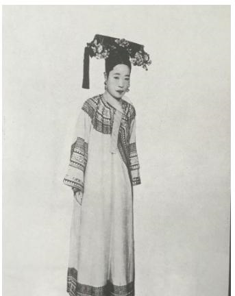 不过据说李莲英晚年因为许多问题遭到慈禧太后怀疑,所以小德张其实算