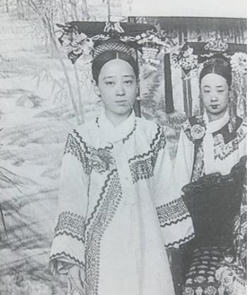 据一些宫女回忆,说荣寿公主与志端结婚的时候,只举行了结婚仪式,并没