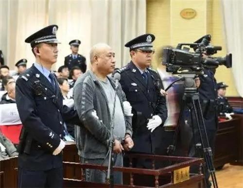 白银连环杀人案回顾:恶魔14年间残害11名女性,却因一枚指纹暴露