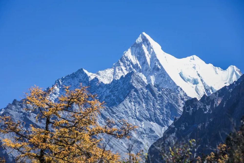 仙乃日神山