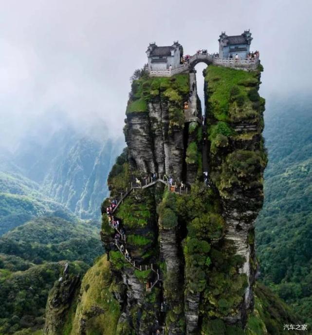 梵净山(mount fanjing),位于贵州省铜仁市,国家5a级旅游景区,国家级