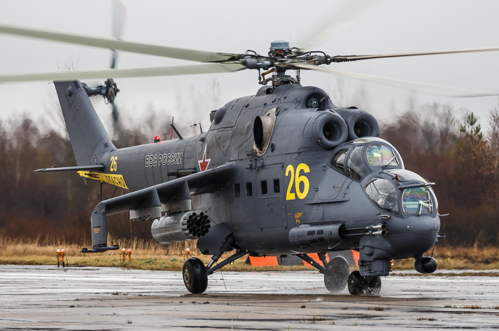 俄罗斯米-24"雌鹿"武装直升机