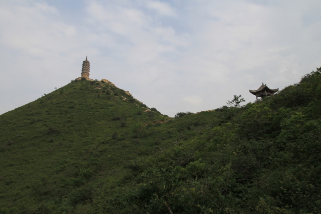 为陪伴牺牲的战友东野四纵队十多位开国元勋皆埋骨塔山