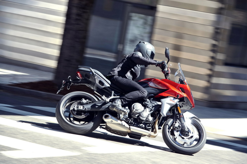 凯旋摩托tigersport660户外特写