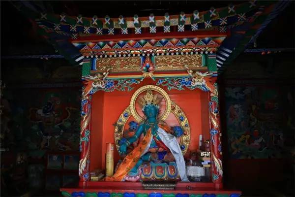 五台山发现之旅 <wbr>| <wbr>走进吉祥寺 <wbr>礼拜灯笼文殊