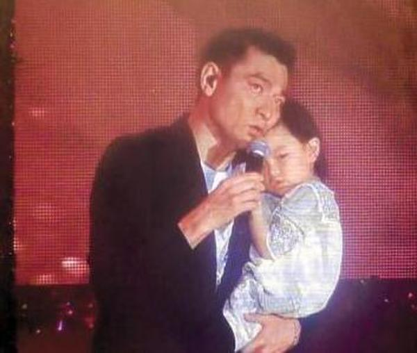 刘德华一年只能陪她2周一个富家名媛坚守22年的孤独