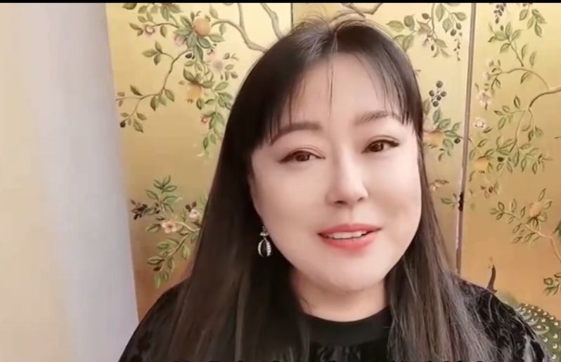李菁菁自曝患乳腺癌,家喻户晓的实力派,被想潜规则的副导演耽误
