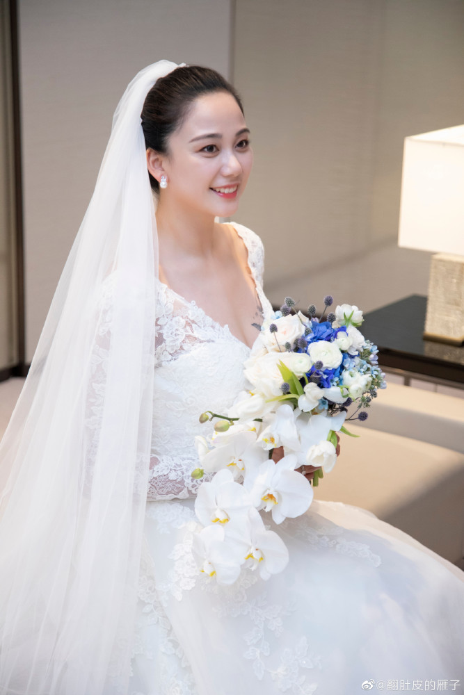 "奥运5银"女神大婚现场:中国花游队友组最美伴娘团!老公很帅