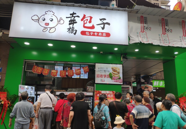 猪肉5块钱,包子店老板说不赚钱,肉包子反而越来越贵