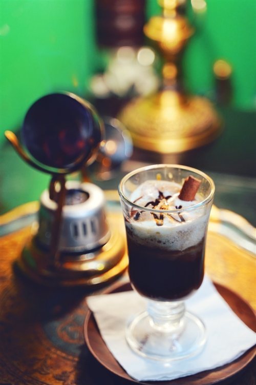 偶遇咖啡:爱尔兰咖啡 品尝一杯带着浓烈的酒味和浓郁的咖啡味的爱尔兰