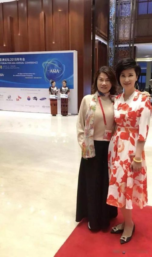 吴小莉很有才华,她也是一位幸福的母亲,吴小莉与女儿