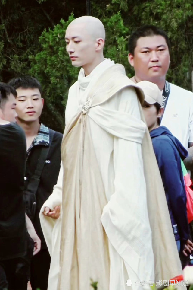 刘学义无缝进组,新剧《少年歌行》光头造型,敬业又大胆