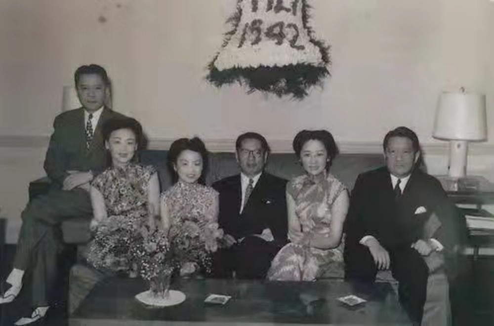 宋氏三姐妹,她们没有三位姑姑在商界,政界的成就,却比三位姑姑幸福