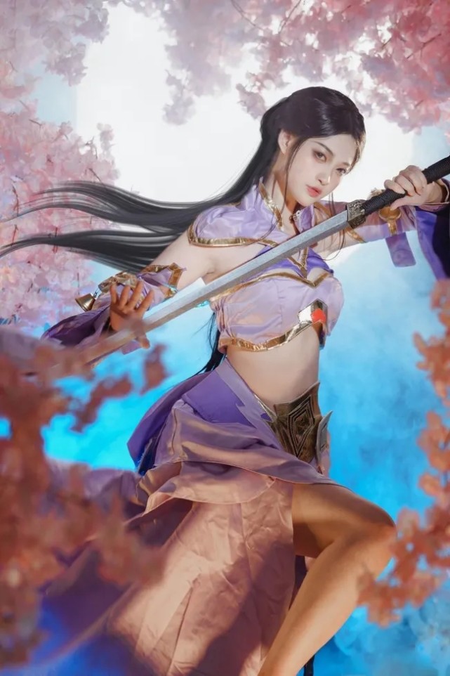 露娜·紫霞仙子:岚时鱼九 出品:王者荣耀cos偶像季