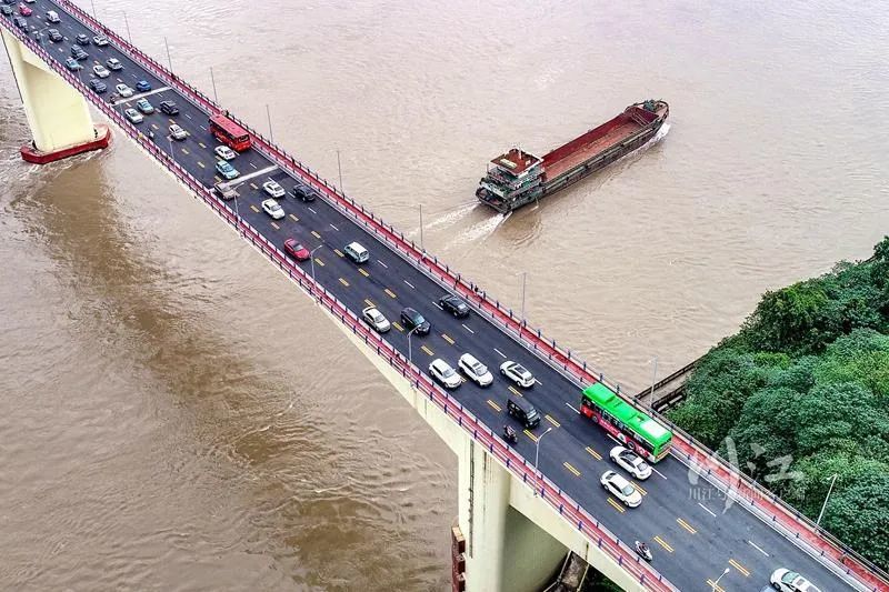 泸州长江大桥完成"体检",交通管制全面解除
