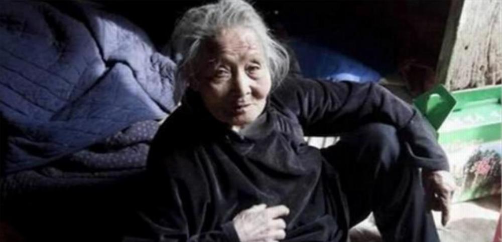 江西孤寡老人王添彩生病不敢去医院遗产让六个人点了三小时