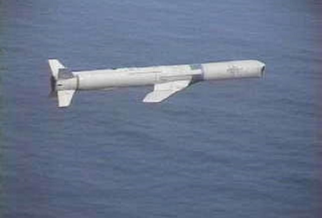 天龙30巡飞反辐射导弹亮相 能够长时间在战区停留 持续压制对方防空