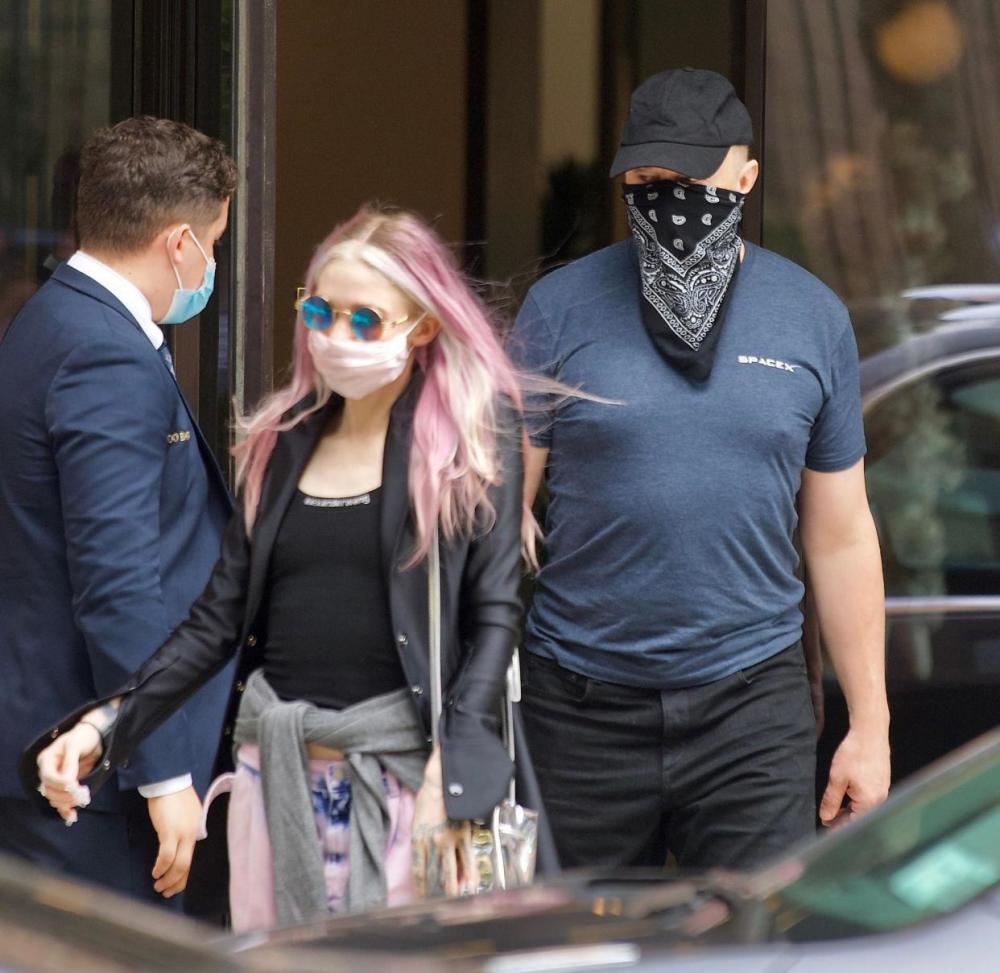 特斯拉总裁承认分手,与歌手女友分道扬镳,她曾以怪品味走红网络