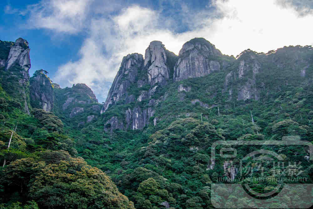中国最精致秀美的名山,有全国最高的高山栈道,风光迷人宛如仙境