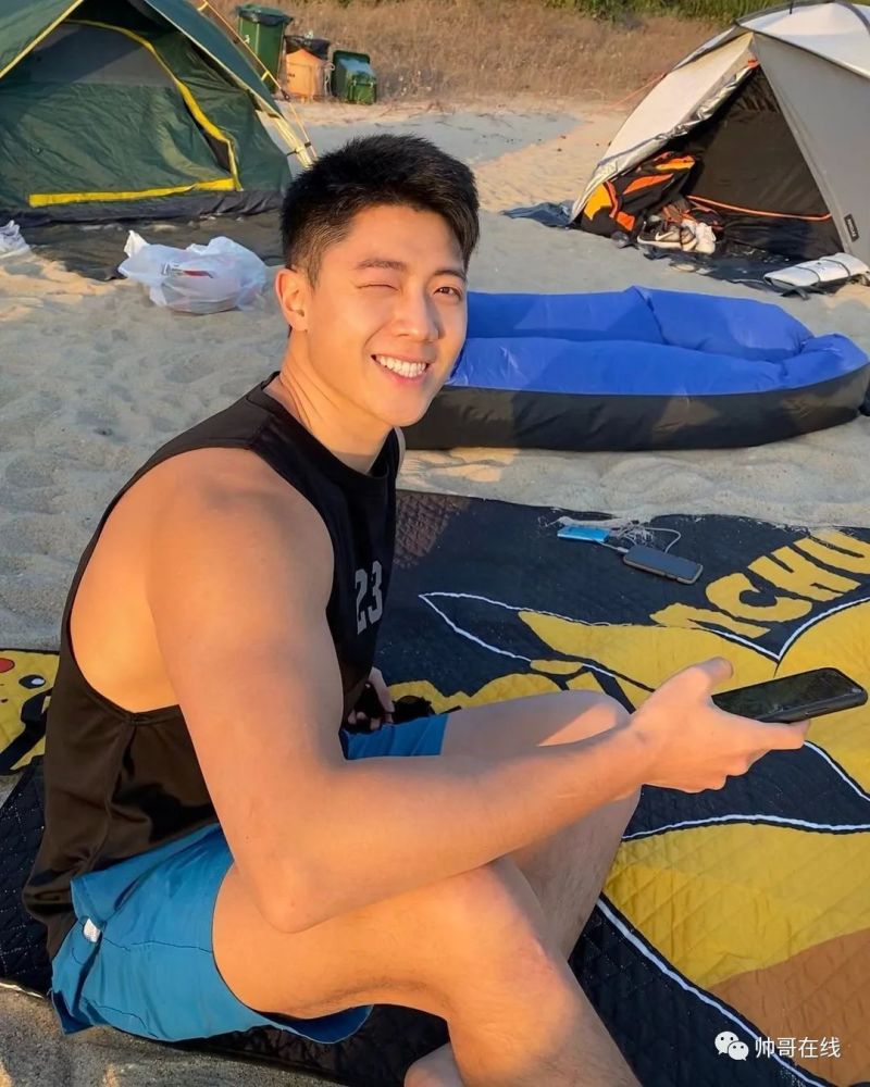 奶凶奶凶的肌肉网红小哥,能奶能狼还超甜的宝藏男孩!
