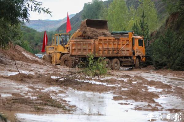 灵台公路段清淤疏通不停歇|灵台|坍塌|杨鸿瑜