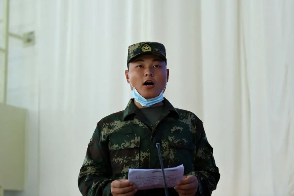 火箭军某部千余名新兵立下铿锵誓言!