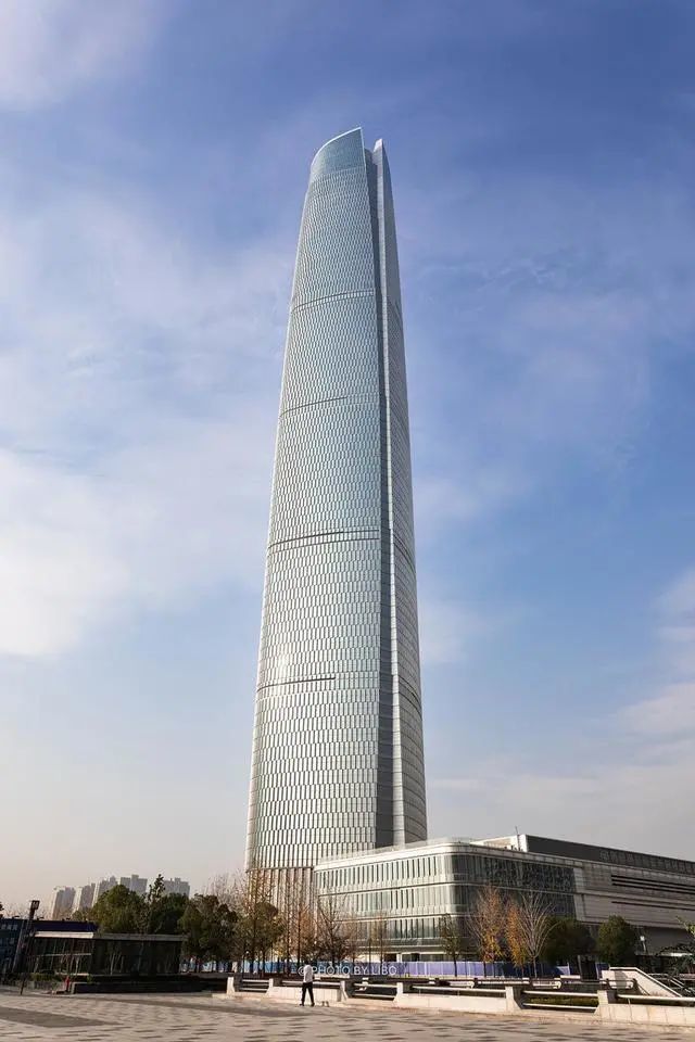 高度:438米   城市:武汉广州国际金融中心高度:437.