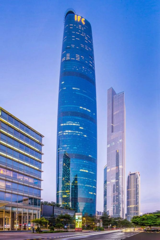 5米   城市:广州东莞国贸中心高度:423米   城市:东莞上海金茂大厦