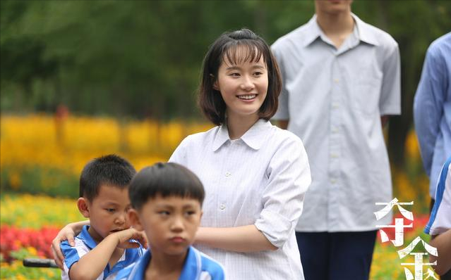 《夺金》二嘎为了翠翠想放弃目前工作,许茜一个举动被众人理解